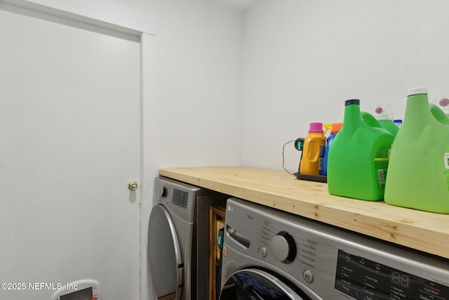 13967 Devan Lee Dr N, Jacksonville, FL 32226 - laundry area featuring washing machine and clothes dryer