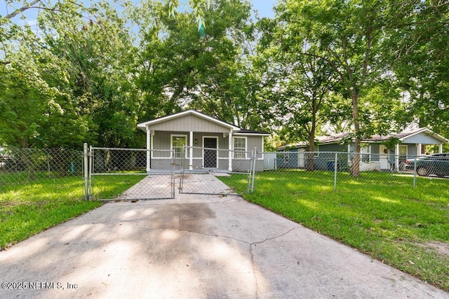 5522 Paris Ave, Jacksonville, FL 32209 - view of front facade with a gate