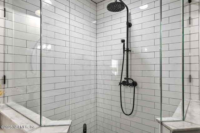 2346 Fairfield Ct, Fleming Island, FL 32003 - full bath with a tile shower