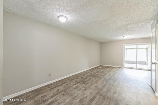 8781 Whispering Pines Dr, Jacksonville, FL 32244 - photo 6