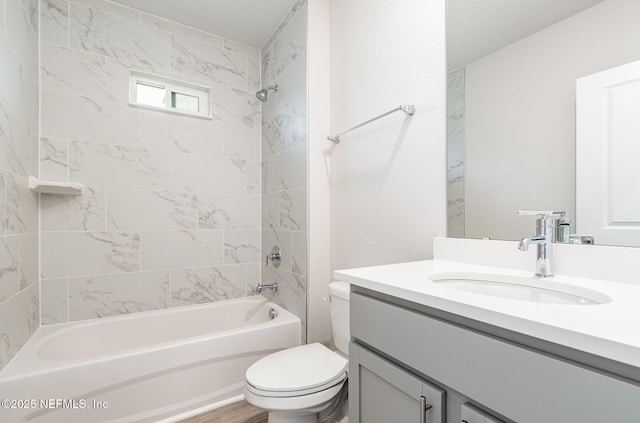 5 Squadron Pl, Palm Coast, FL 32164 - bathroom featuring vanity and shower / tub combination