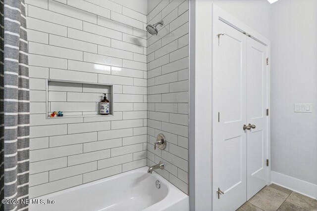 791 Paradise Ln, Atlantic Beach, FL 32233 - full bathroom featuring shower / bath combination with curtain and baseboards