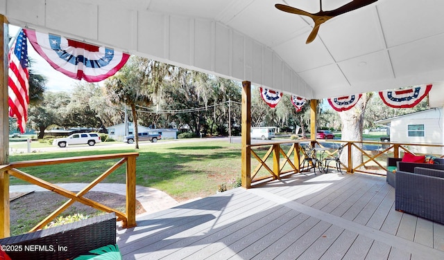 90 SE Forest St, Keystone Heights, FL 32656 - deck with a lawn and ceiling fan