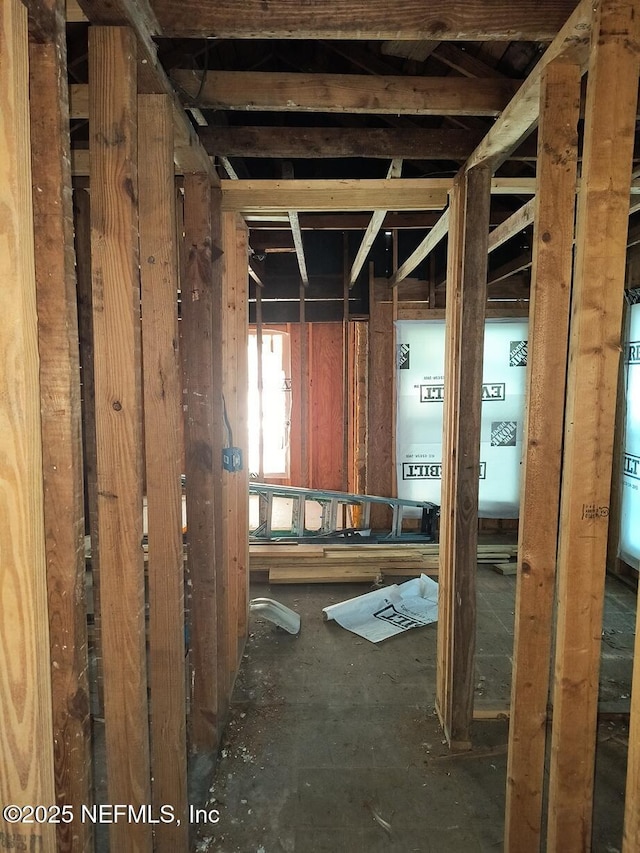 10530 Prospect Ave, Hampton, FL 32044 - misc room with water heater