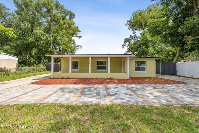 1901 Forest Hills Rd, Jacksonville, FL 32208 - view of front facade