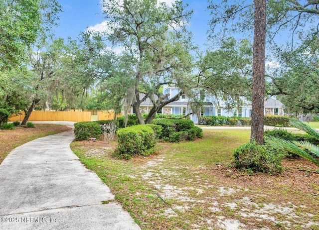 6615 Camelot Ct, Keystone Heights, FL 32656 - view of property exterior featuring driveway