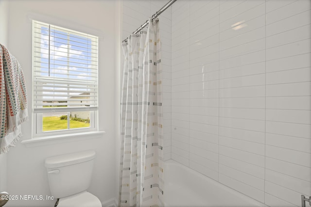 73 Ripple Rd, Saint Johns, FL 32095 - bathroom featuring shower / bath combo with shower curtain and toilet