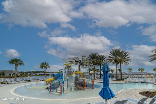73 Ripple Rd, Saint Johns, FL 32095 - communal playground with a water play area