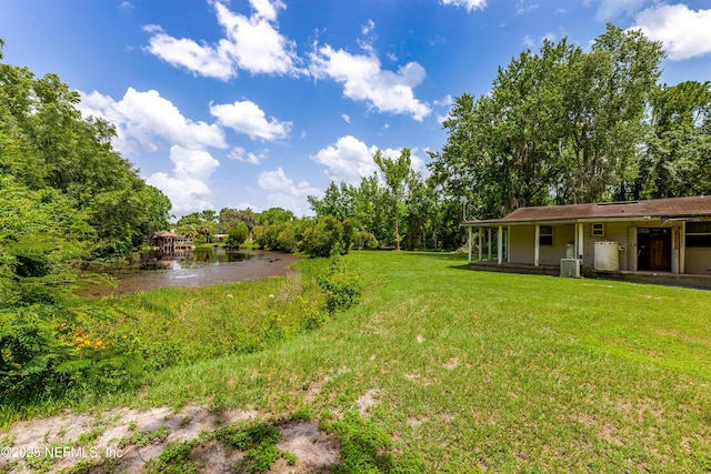 226 Six Pond Trl, Green Cove Springs, FL 32043 - view of grassy yard with a water view
