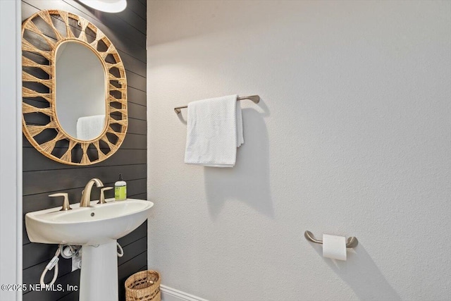 351 Palm Crst Dr, Ponte Vedra, FL 32081 - bathroom with baseboards