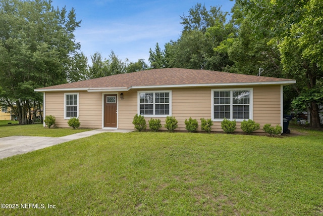 423 S Blvd, Macclenny, FL 32063 - ranch-style house featuring a front yard