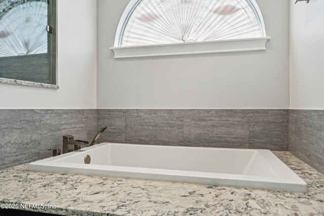 1288 Creek Bend Rd, Saint Johns, FL 32259 - bathroom featuring a garden tub