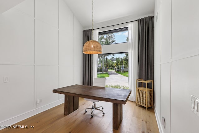 1823 N Lakeshore Dr, Fleming Island, FL 32003 - home office with light wood-style flooring and vaulted ceiling
