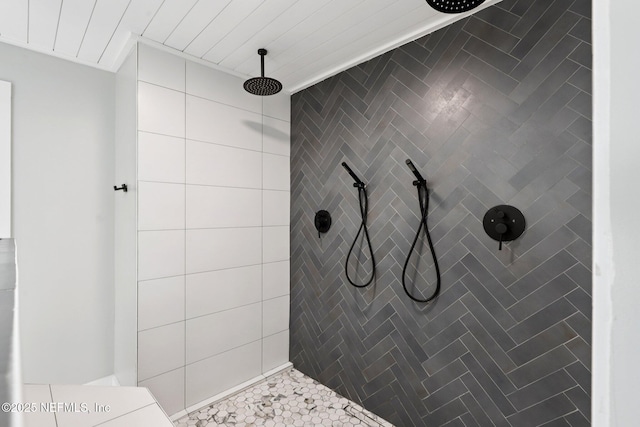 1823 N Lakeshore Dr, Fleming Island, FL 32003 - full bath with a tile shower