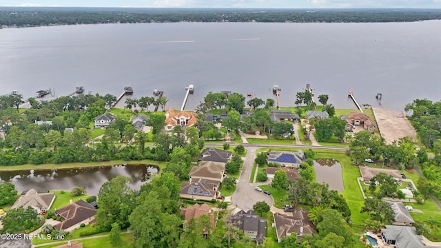1823 N Lakeshore Dr, Fleming Island, FL 32003 - aerial view of property and surrounding area featuring nearby suburban area and a large body of water