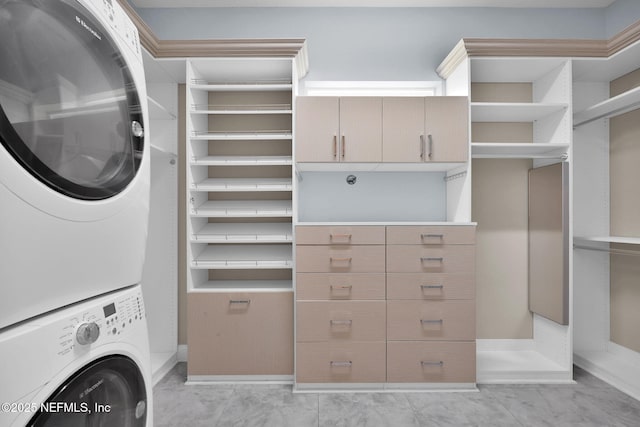 452 Deer Valley Dr, Ponte Vedra, FL 32081 - laundry area featuring estacked washer and dryer and baseboards
