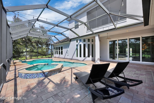 452 Deer Valley Dr, Ponte Vedra, FL 32081 - view of swimming pool featuring a pool with connected hot tub, a patio area, and a ceiling fan