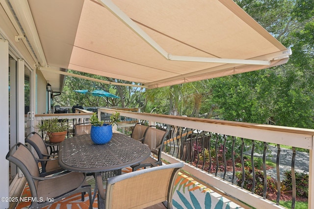 136 Sherwood Ave, Saint Augustine, FL 32084 - balcony featuring outdoor dining space