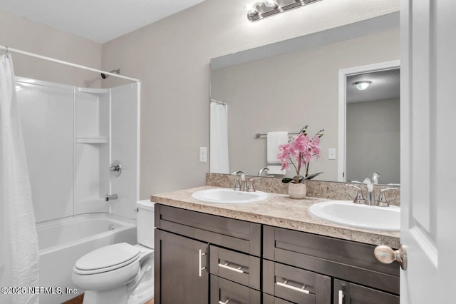 4730 Ridgewood Ave, Jacksonville, FL 32207 - full bathroom with double vanity and shower / bath combo with shower curtain