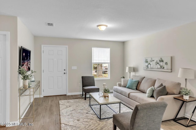 4730 Ridgewood Ave, Jacksonville, FL 32207 - living area featuring light wood-style floors
