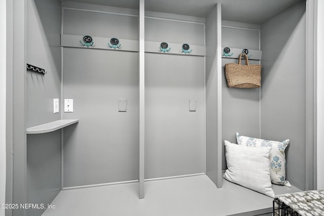 8483 Stables Rd, Jacksonville, FL 32256 - view of mudroom