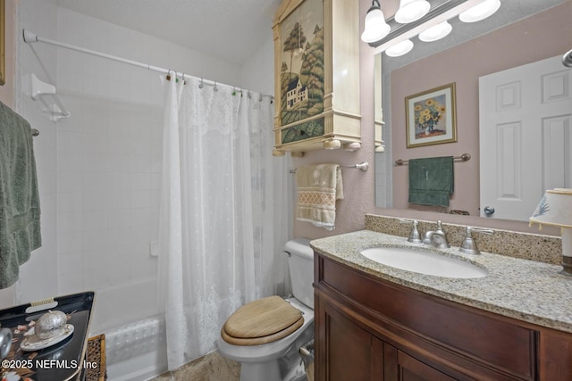 5811 Atlantic Blvd Unit 25, Jacksonville, FL 32207 - full bath featuring vanity and shower / tub combo with curtain