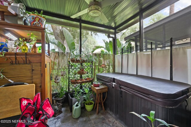 5811 Atlantic Blvd Unit 25, Jacksonville, FL 32207 - sunroom with a jacuzzi and a ceiling fan