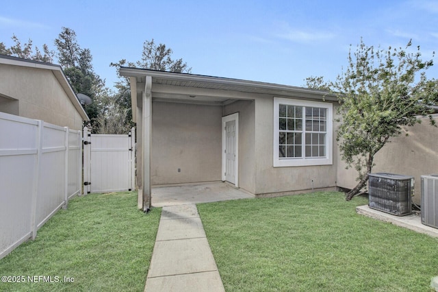 3164 Ravines Rd, Middleburg, FL 32068 - view of outbuilding with a gate