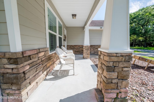 210 N Saint Clair St, Starke, FL 32091 - view of covered porch