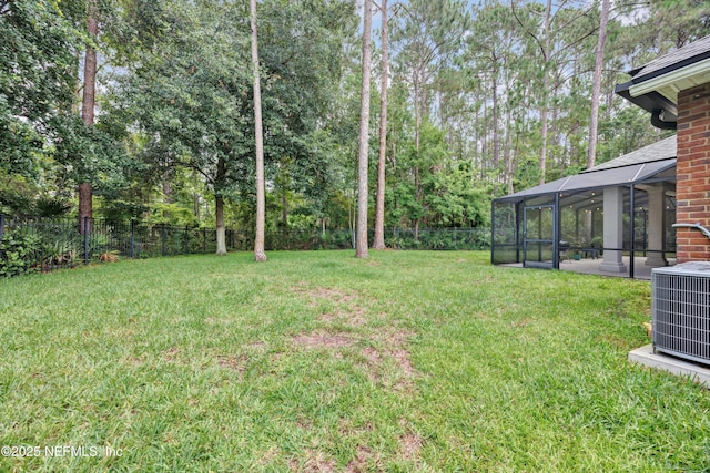 2502 Willow Creek Dr, Fleming Island, FL 32003 - fenced backyard with a lanai