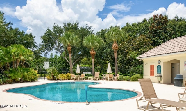 644 Casa Fuerta Ln, Saint Augustine, FL 32080 - community pool with a patio area