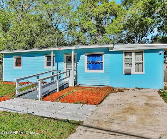 355 Wildwood Ln, Orange Park, FL 32073 - photo 1
