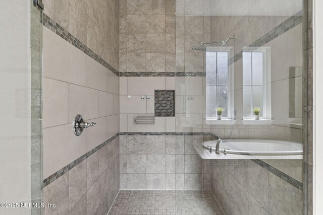 168 Bronson Pkwy, Saint Augustine, FL 32095 - bathroom with tiled shower and a bath