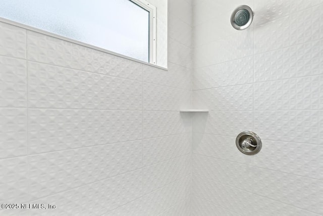 20 Evansville Ln, Palm Coast, FL 32164 - bathroom view of tiled shower