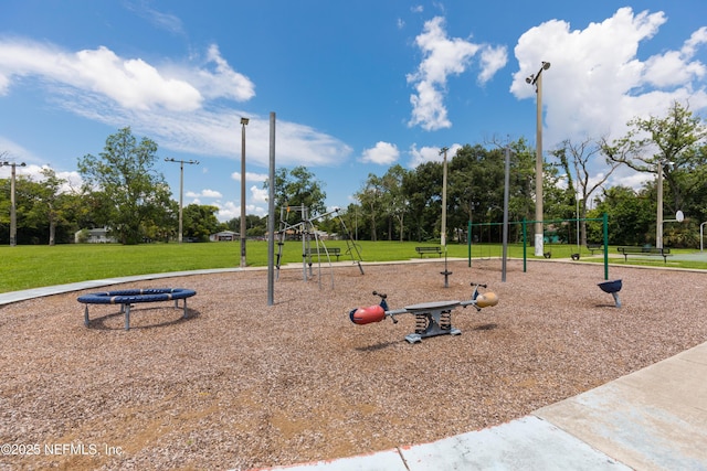 3303 Jones St, Jacksonville, FL 32206 - view of home's community featuring a lawn