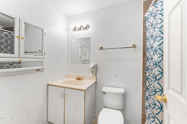 610 Division St, Fernandina Beach, FL 32034 - full bath featuring vanity and curtained shower