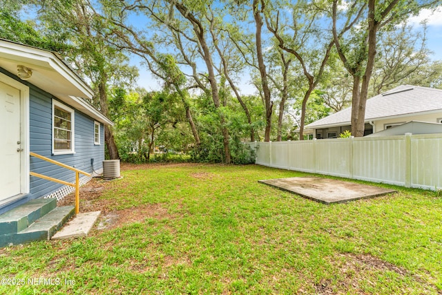 610 Division St, Fernandina Beach, FL 32034 - view of yard with entry steps
