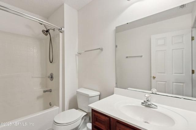86051 Venetian Ave, Yulee, FL 32097 - full bath with vanity and washtub / shower combination