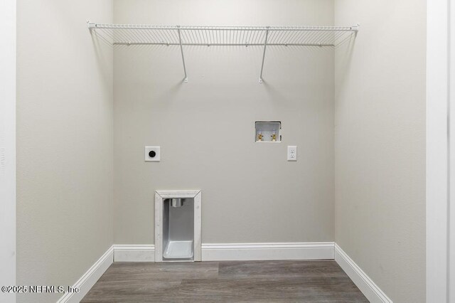 451632 Old Dixie Hwy, Callahan, FL 32011 - laundry room with hookup for an electric dryer, hookup for a washing machine, and wood finished floors