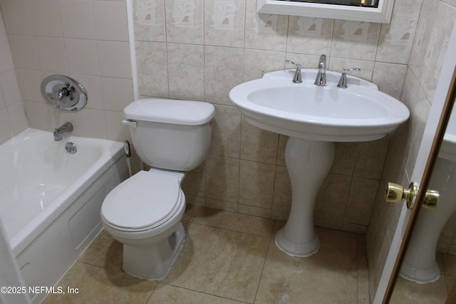 2590 Eastill Dr, Jacksonville, FL 32211 - bathroom with toilet and shower / bath combination
