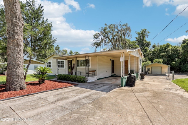 304 Highland Ave S, Green Cove Springs, FL 32043 - photo 3