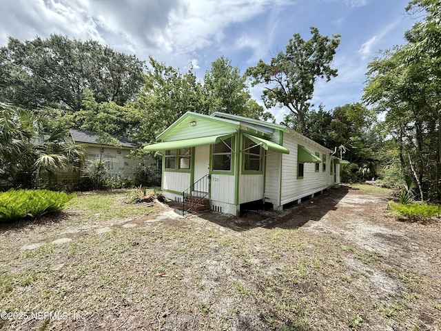 925 W 25th St, Jacksonville, FL 32209 - view of front facade featuring entry steps