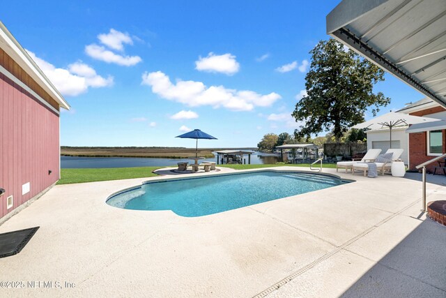 85712 Avant Rd, Yulee, FL 32097 - outdoor pool with a patio and a water view