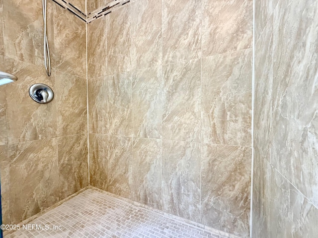 4518 Astral St, Jacksonville, FL 32205 - full bath featuring tiled shower