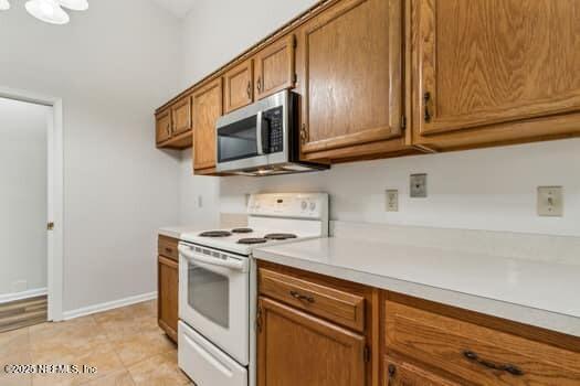 8868 Chambore Dr, Jacksonville, FL 32256 - photo 10