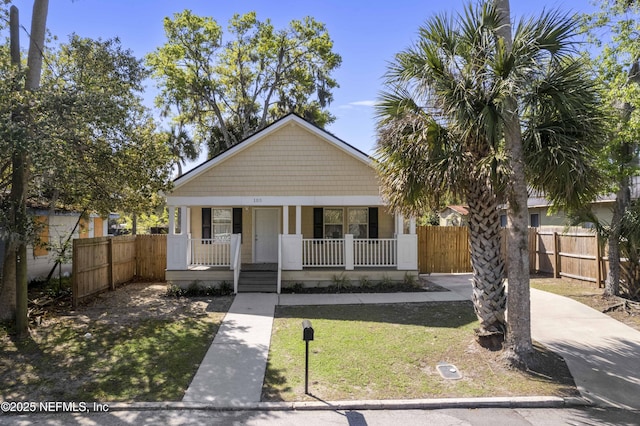 103 Chapin St, Saint Augustine, FL 32084 - bungalow-style home with a porch