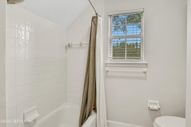 1805 Commodore Point Dr, Fleming Island, FL 32003 - bathroom with shower / tub combo and lofted ceiling