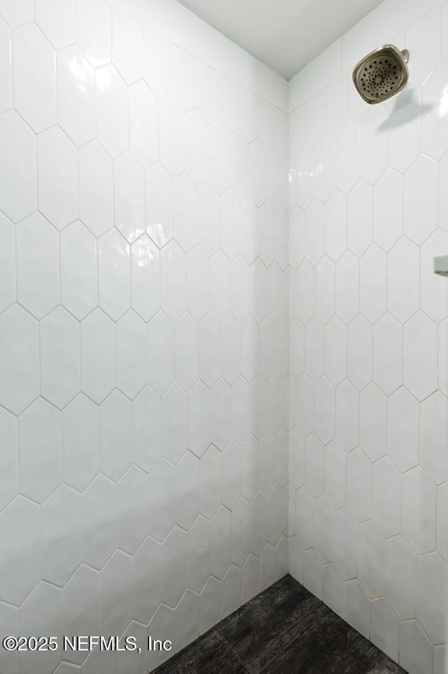 26122 Sheared Stokes Rd, Hilliard, FL 32046 - bathroom with a tile shower