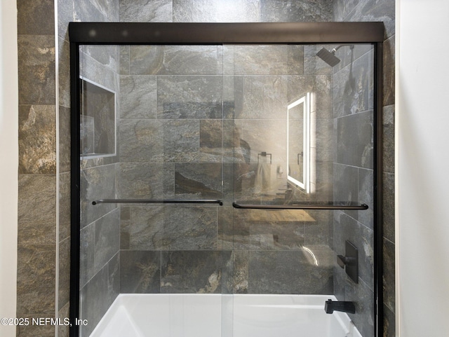 432 SE 55th St, Keystone Heights, FL 32656 - bathroom featuring shower / tub combination