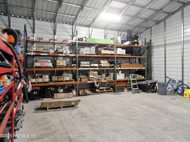 432 SE 55th St, Keystone Heights, FL 32656 - garage featuring metal wall